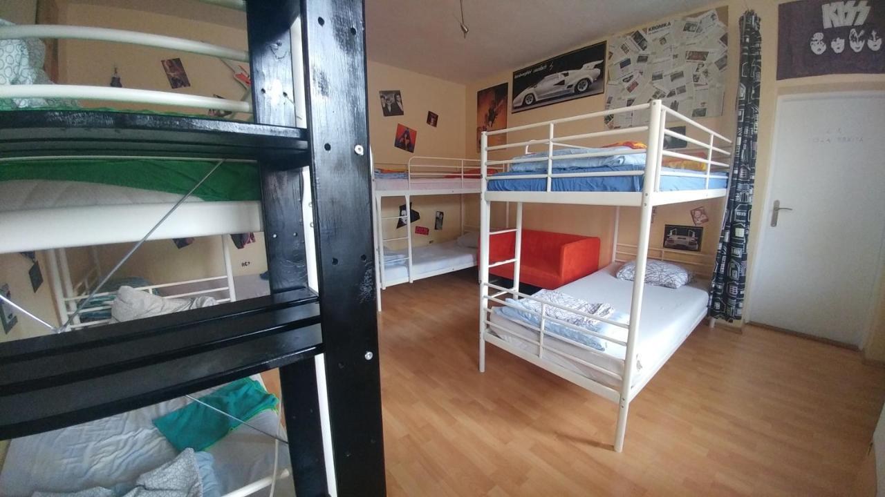 Ruta 80 Hostel Brno Esterno foto